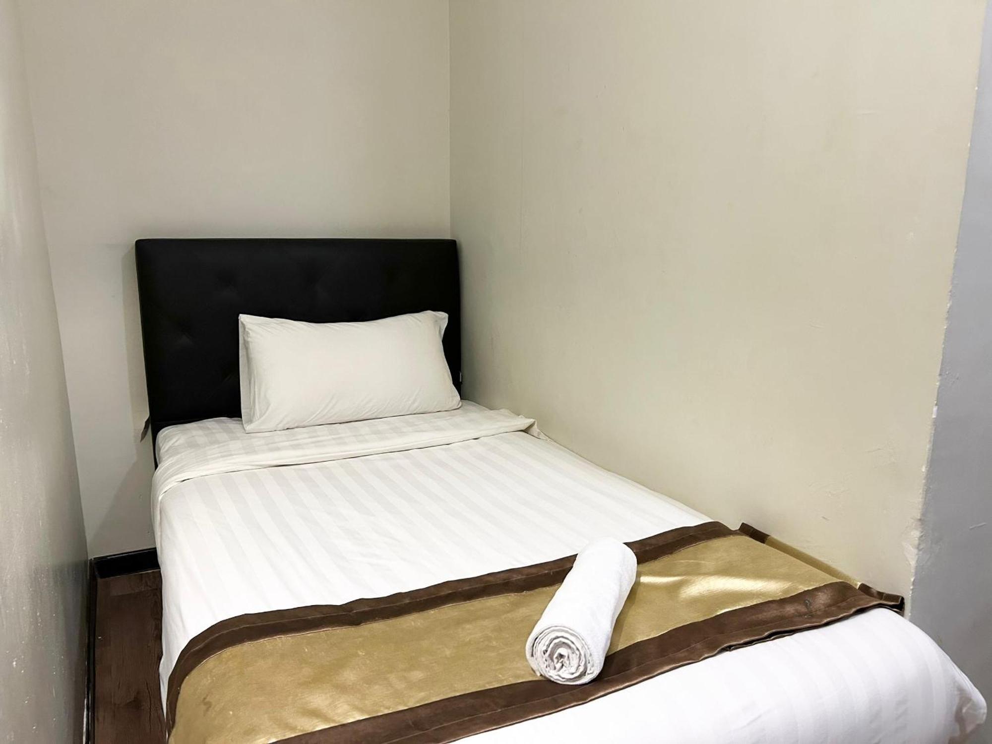 Gill Garden Boutique Hotel ملقا الغرفة الصورة